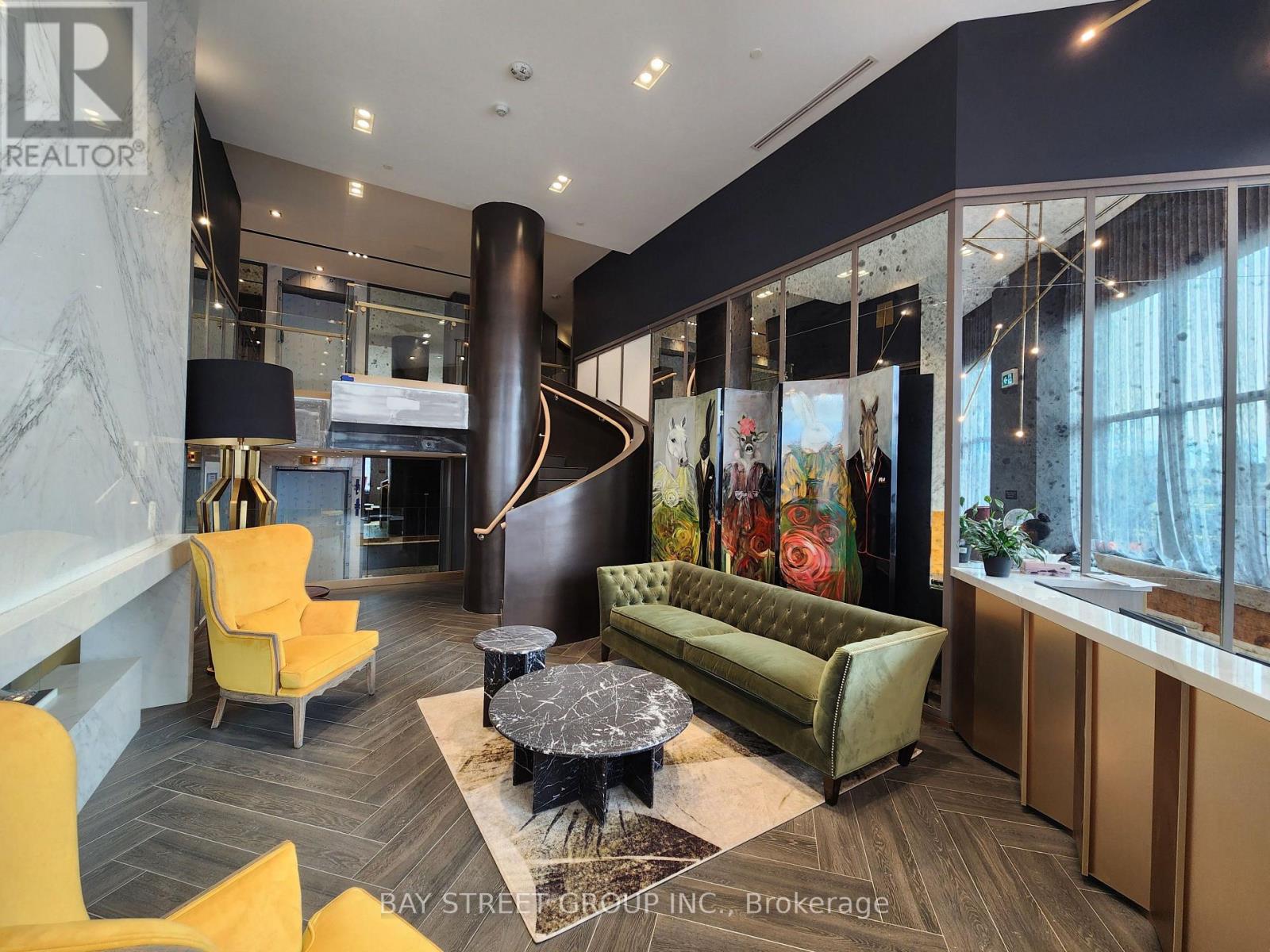 395 Dundas Street West — photo 14