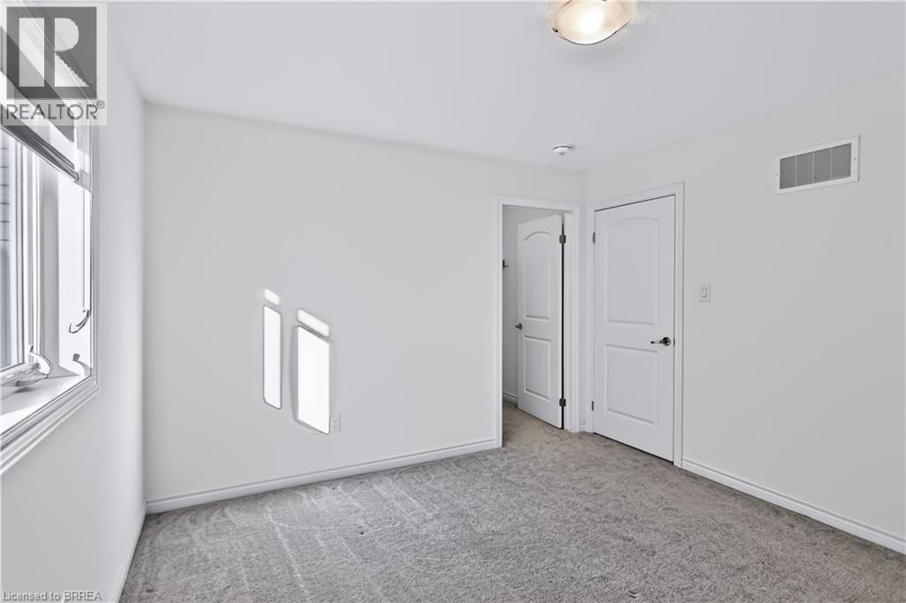 1 Rowley Street — photo 37