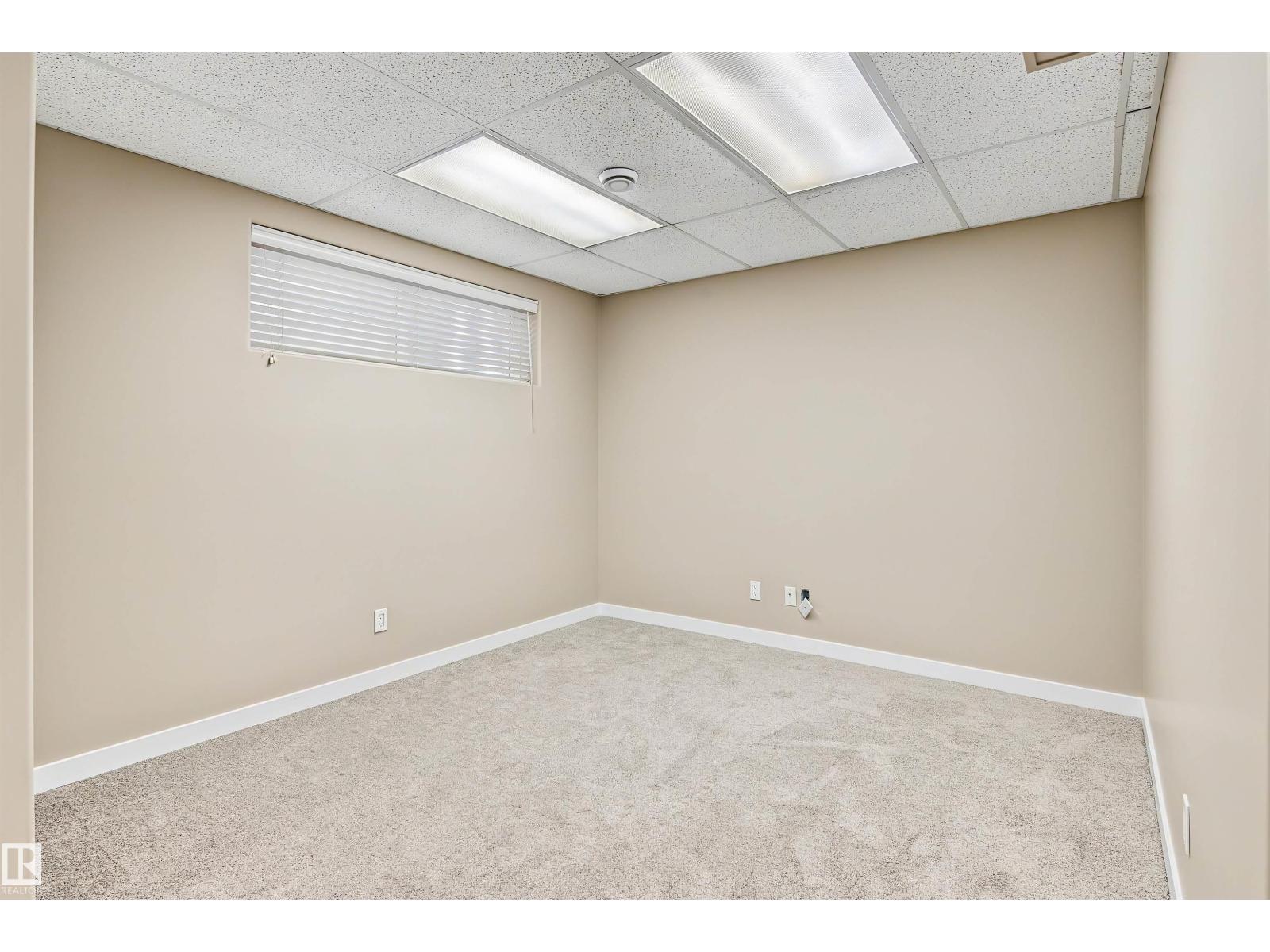 #6 2031 BRENNAN CR NW - 35