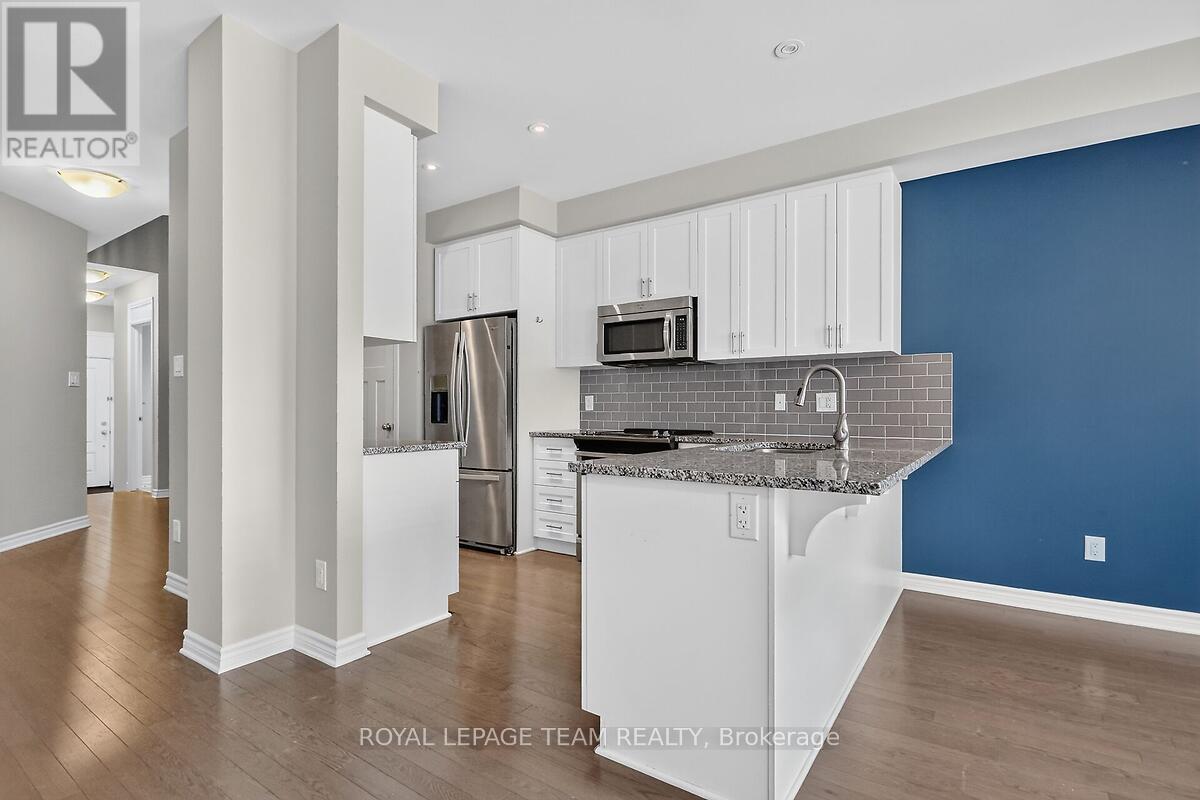 253 FERGUS CRESCENT - 15