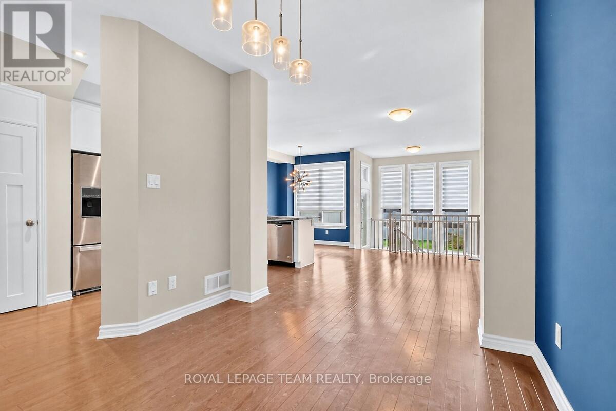 253 FERGUS CRESCENT - 12