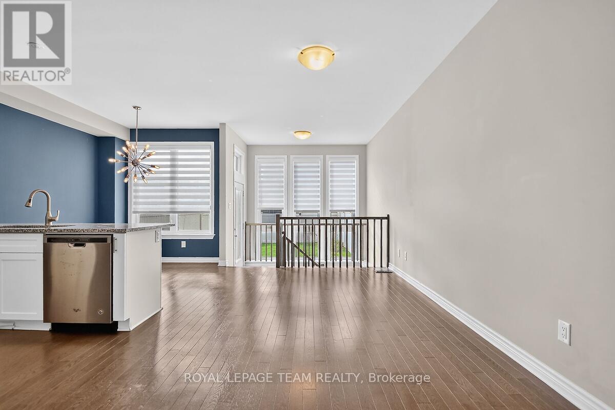 253 FERGUS CRESCENT - 5