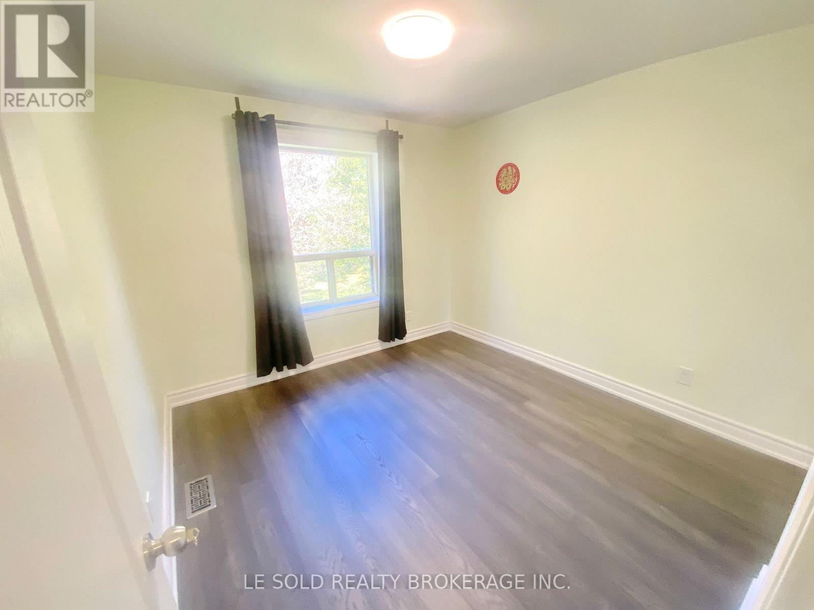 2 Chipwood Crescent — photo 13