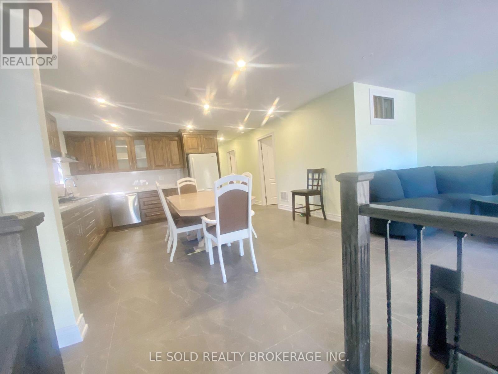 2 Chipwood Crescent — photo 4
