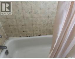 155 North Service Road W, Swift Current, SK S9H3W1 Photo 15