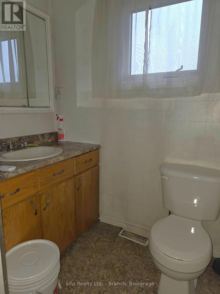 518 11 HIGHWAY W - 15