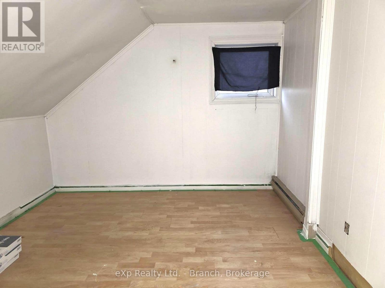 518 11 HIGHWAY W - 19