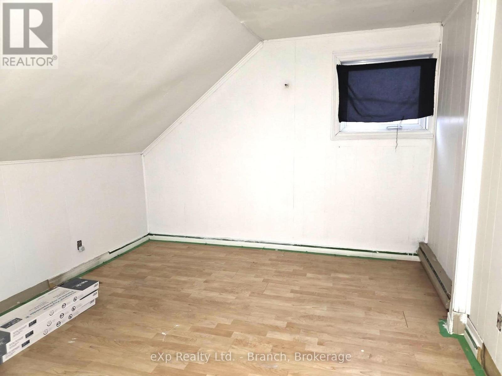 518 11 HIGHWAY W - 21