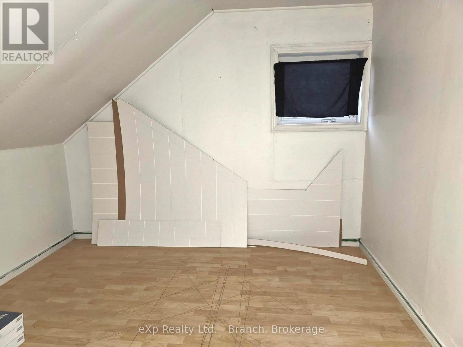 518 11 HIGHWAY W - 22