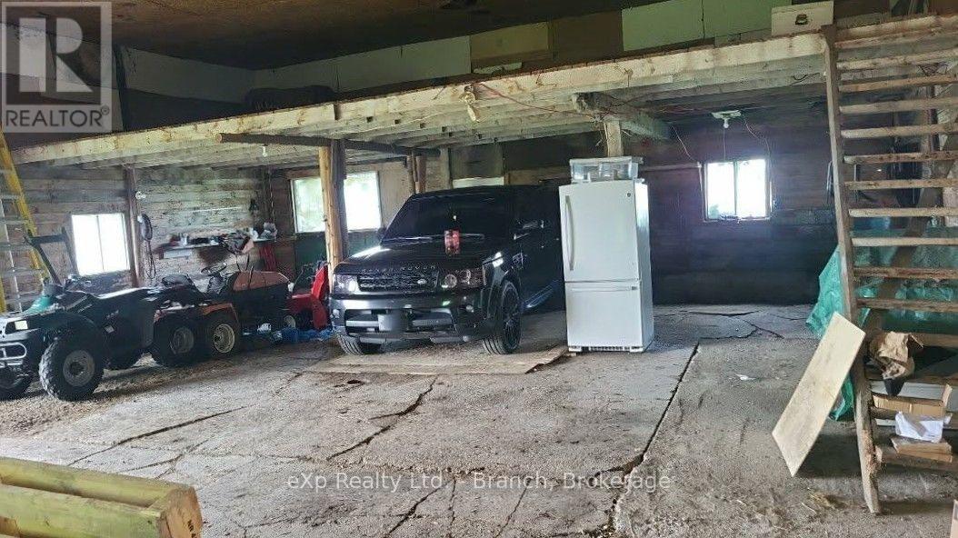 518 11 HIGHWAY W - 26