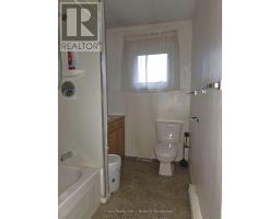 518 11 Highway W, Mattice Val Cote, ON P0L1T0 Photo 13