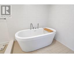 127 Green Gardens Boulevard, Toronto, ON M6A0E2 Photo 41