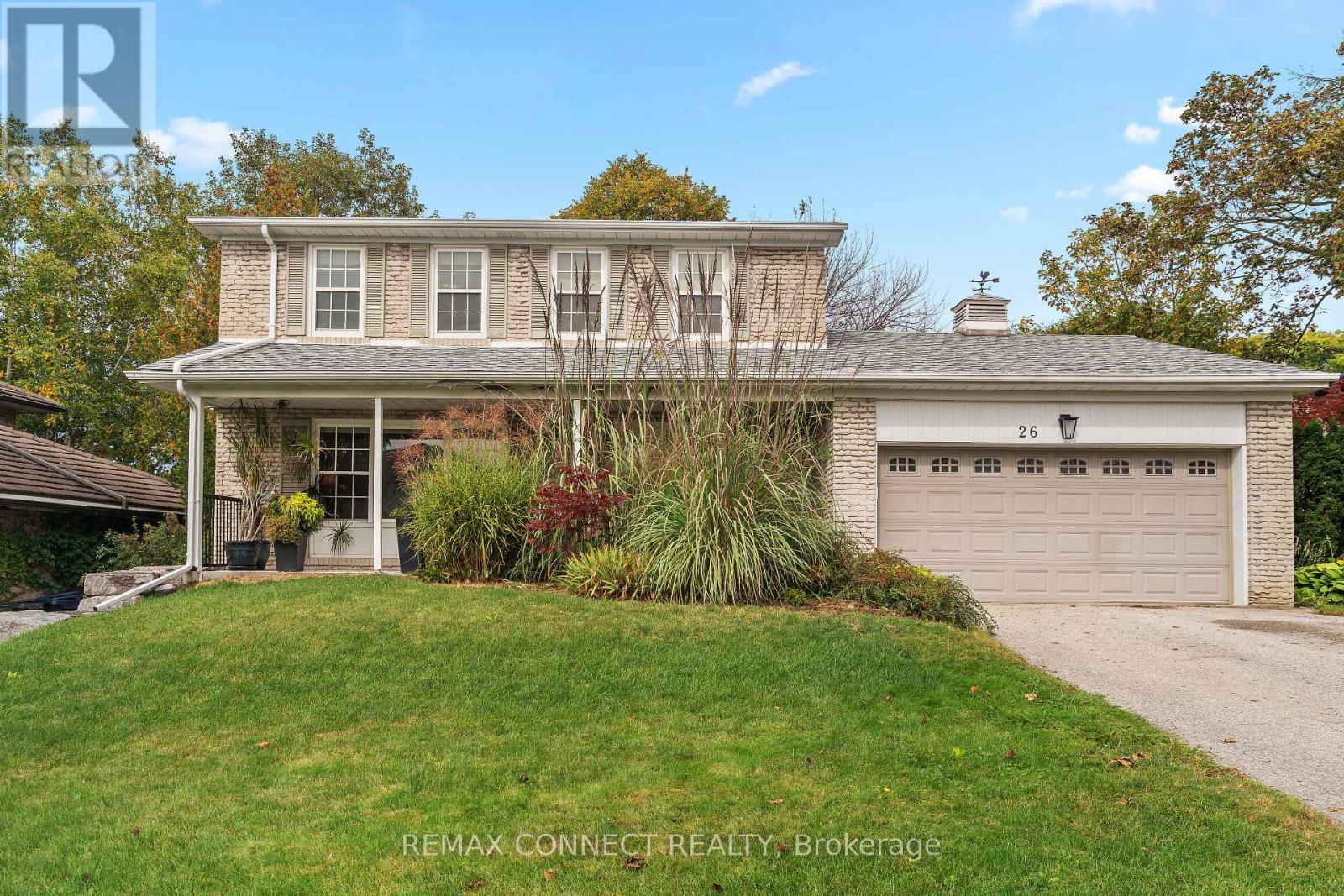 26 AVERDON CRESCENT - 1