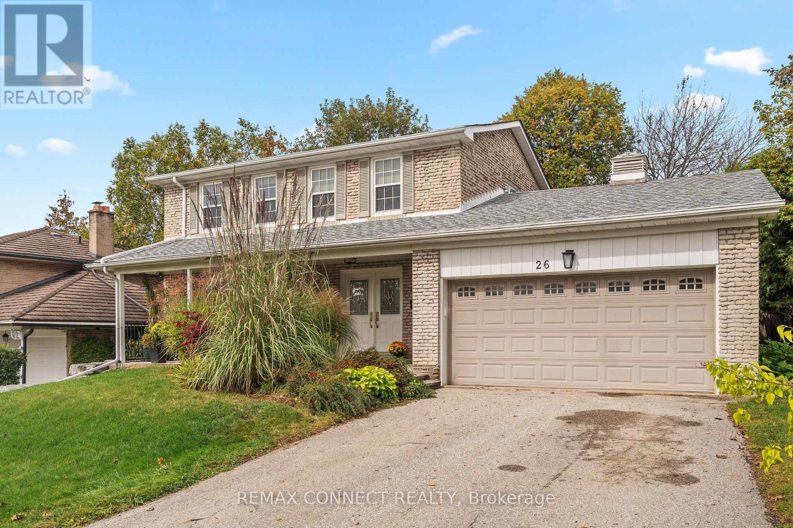 26 Averdon Crescent, Toronto, ON photo 2