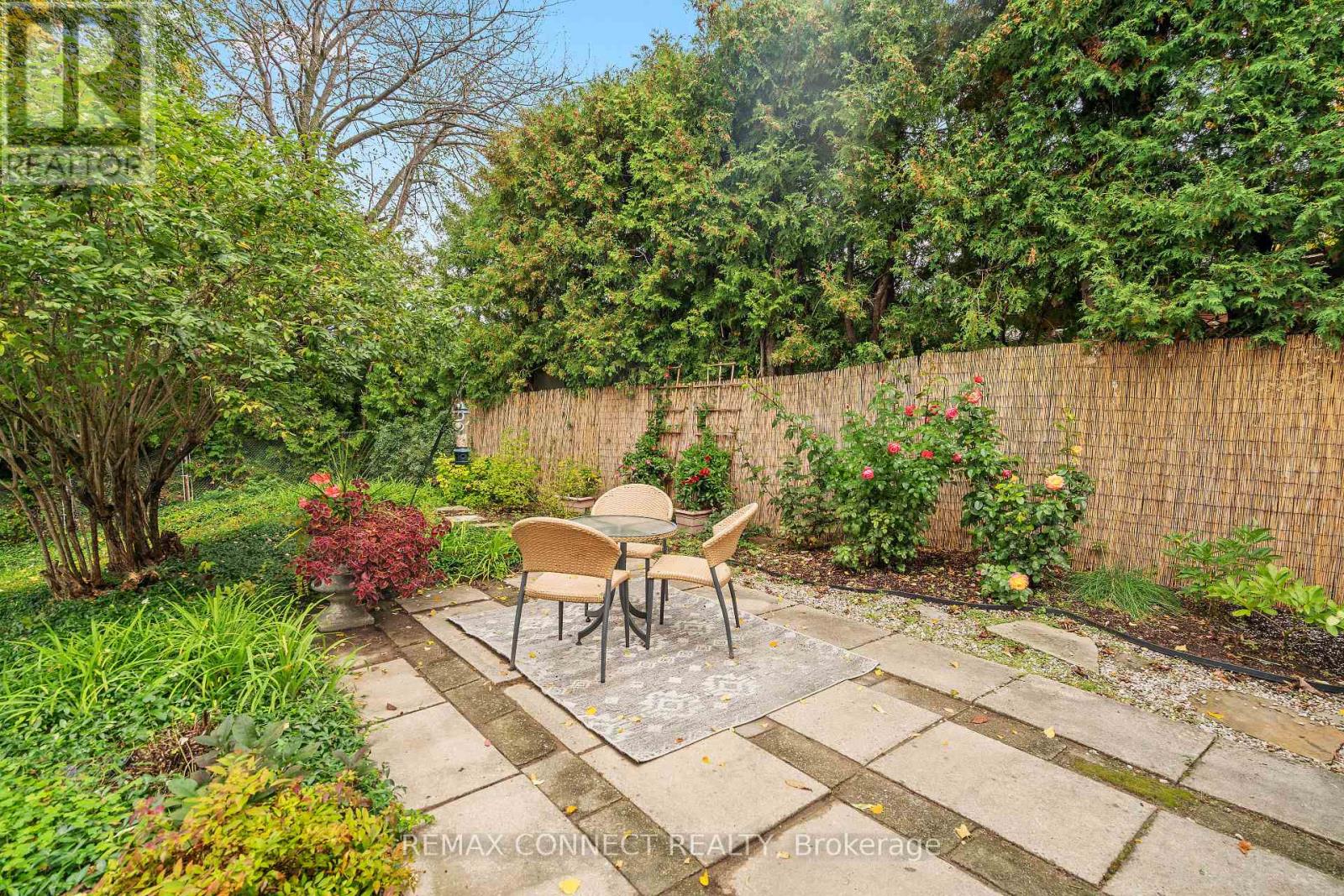 26 Averdon Crescent, Toronto, ON photo 8