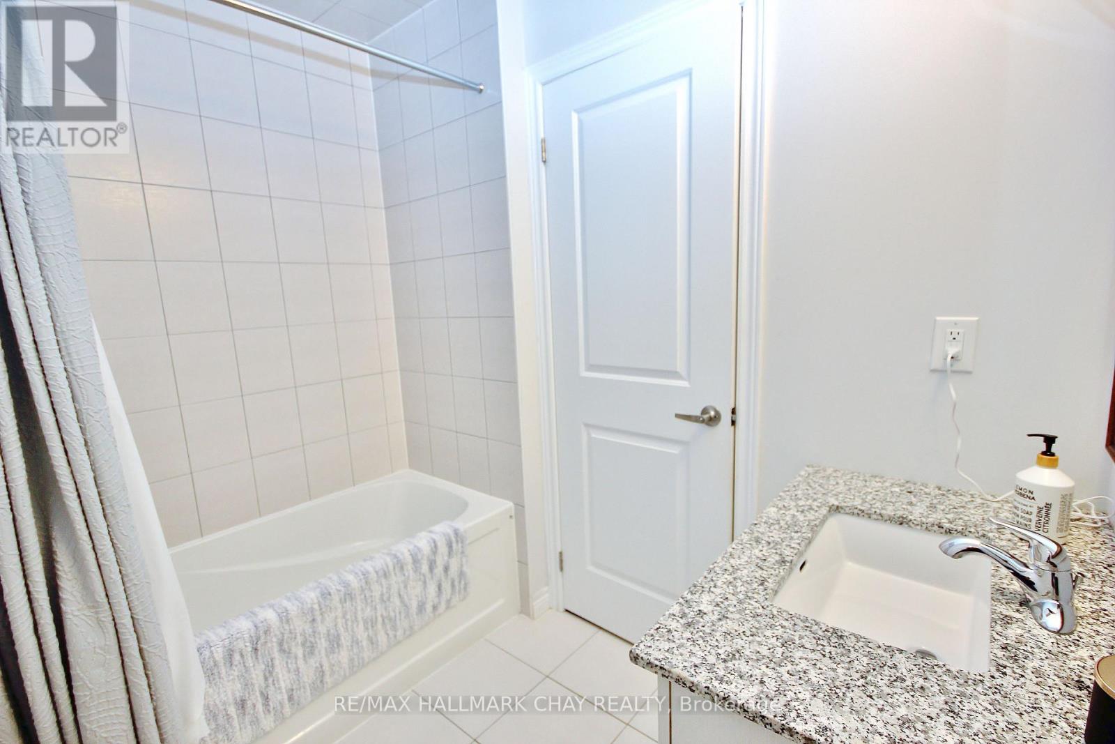 1319 Lawson Street — photo 15