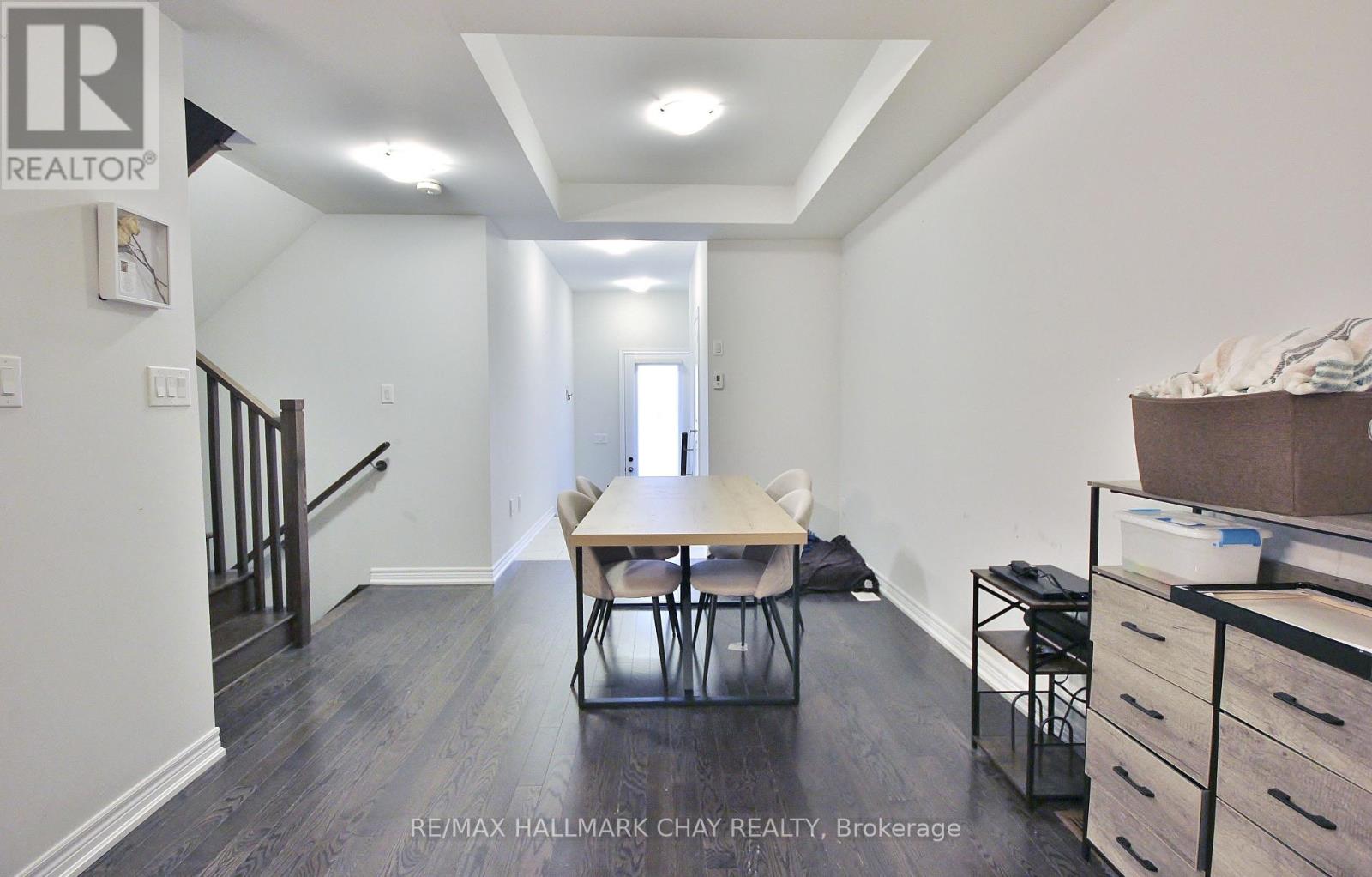 1319 Lawson Street — photo 8