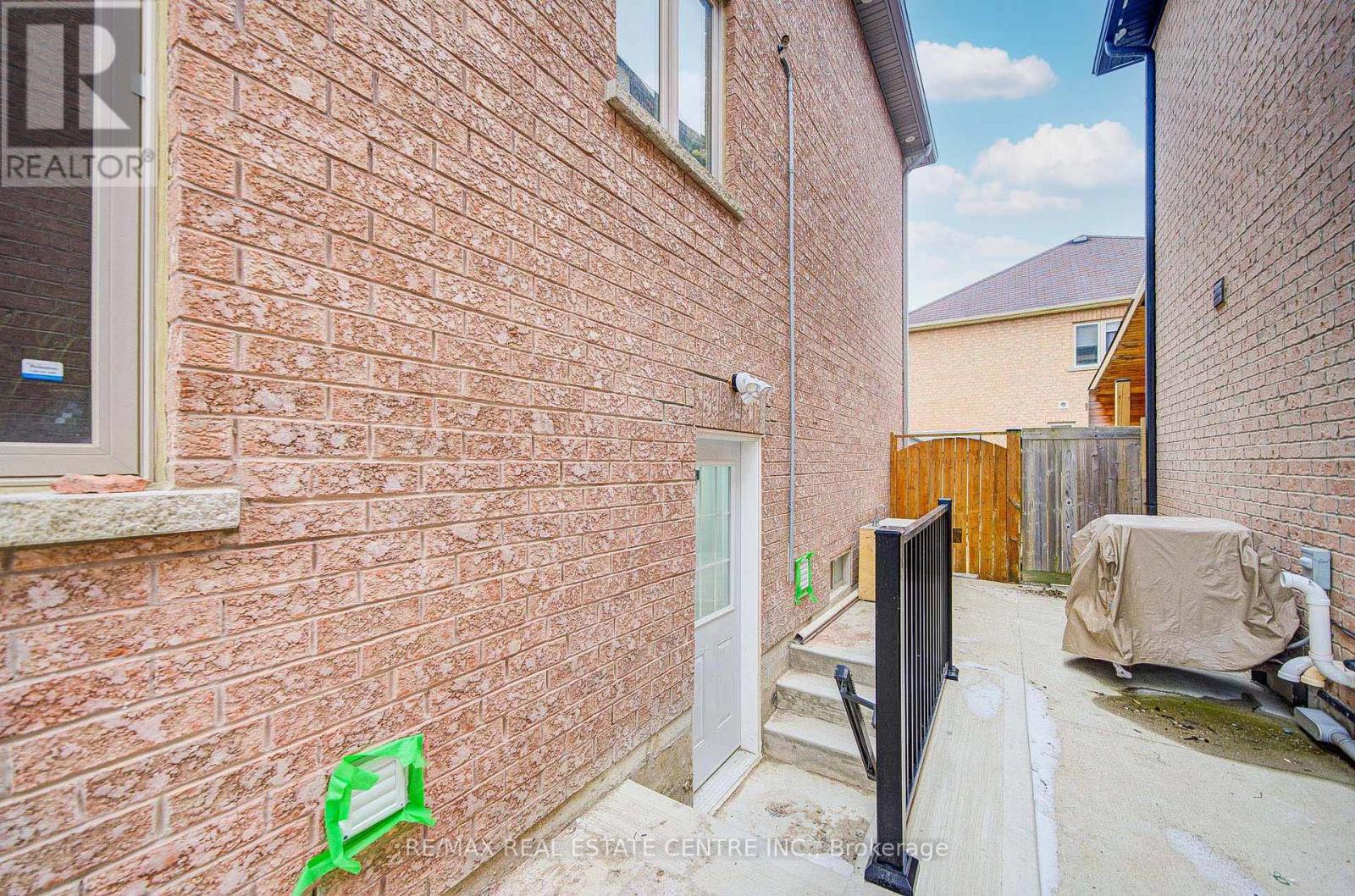 BSMT - 23 GAMSON CRESCENT, Brampton (Sandringham-Wellington) — photo 3