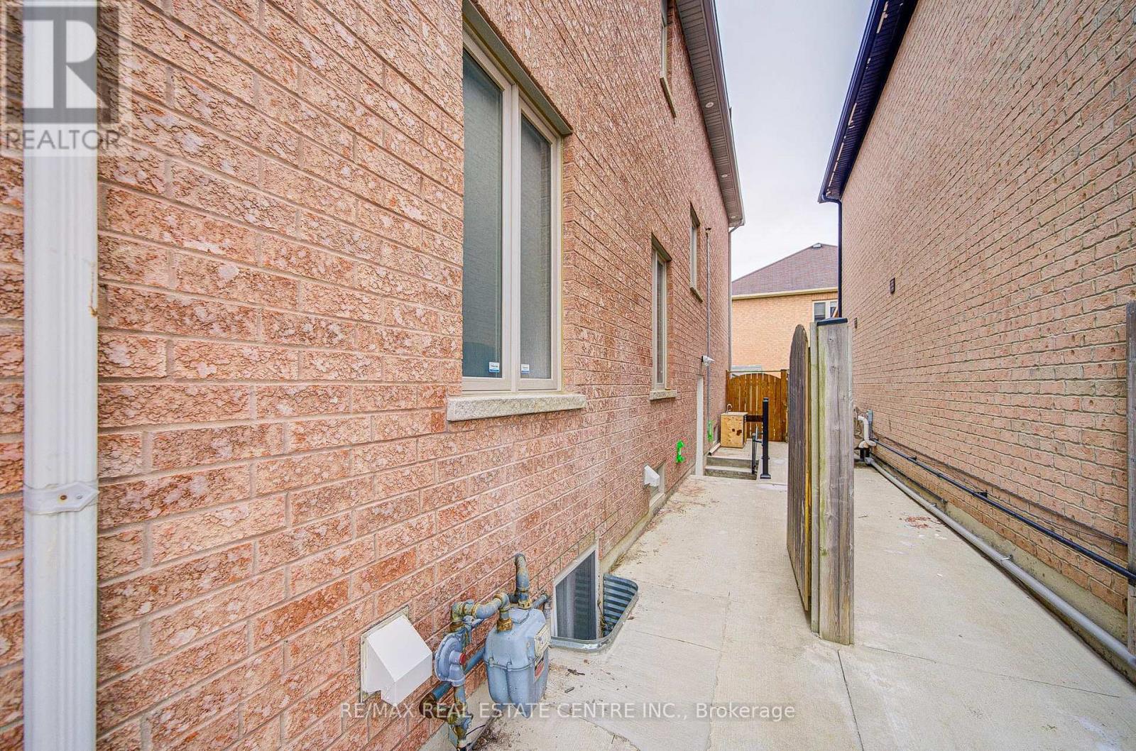 BSMT - 23 GAMSON CRESCENT, Brampton (Sandringham-Wellington) — photo 4