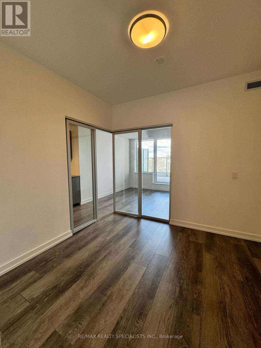405 - 15 WELLINGTON STREET — photo 2