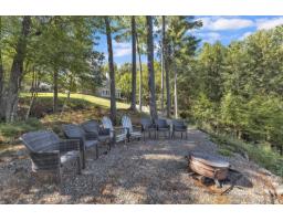 143 Ch. Du Domaine, Val Des Monts, QC J8N5B9 Photo 36
