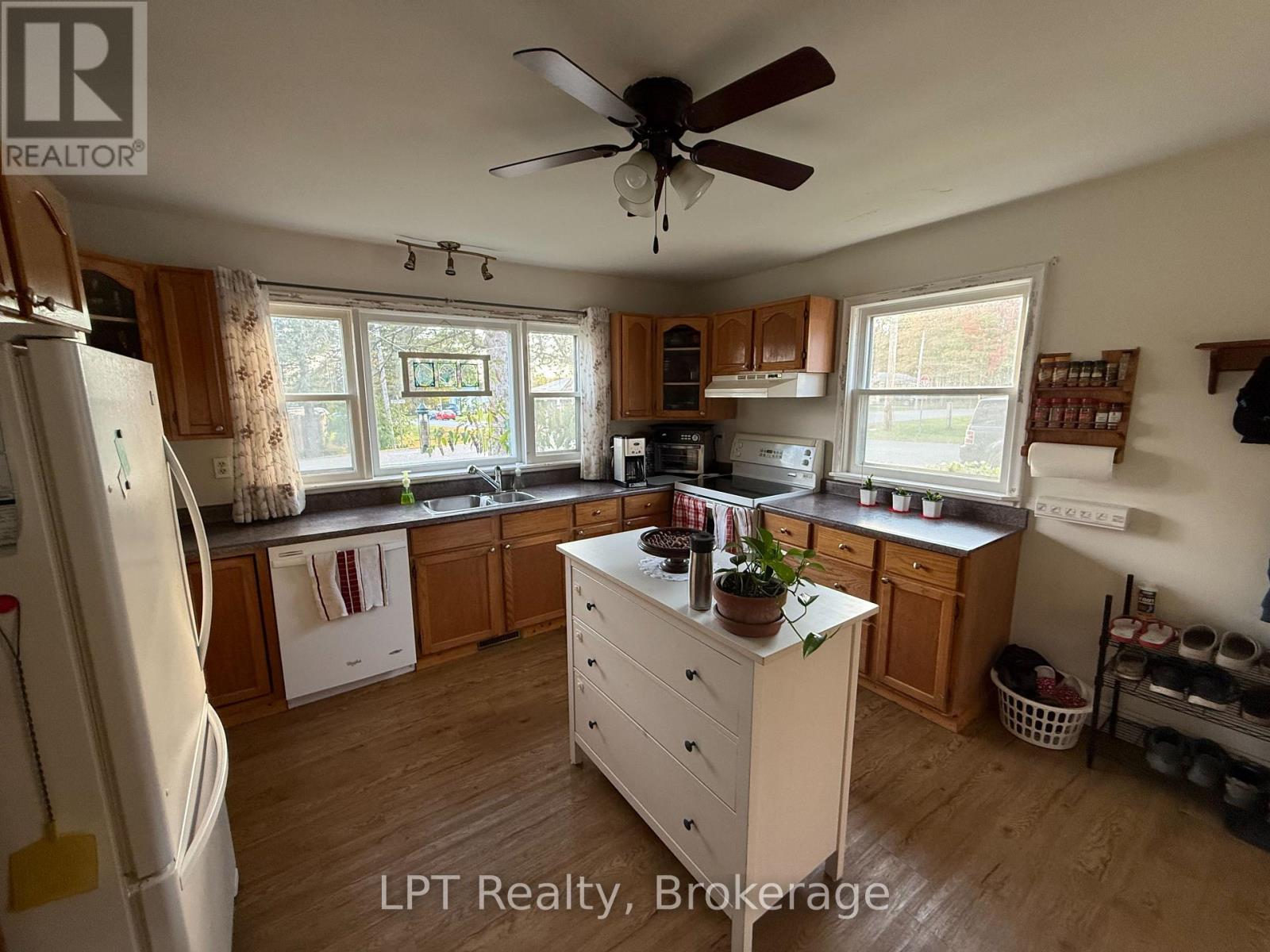 22 THIRD STREET N, Prince Edward County (Hallowell Ward) — photo 3