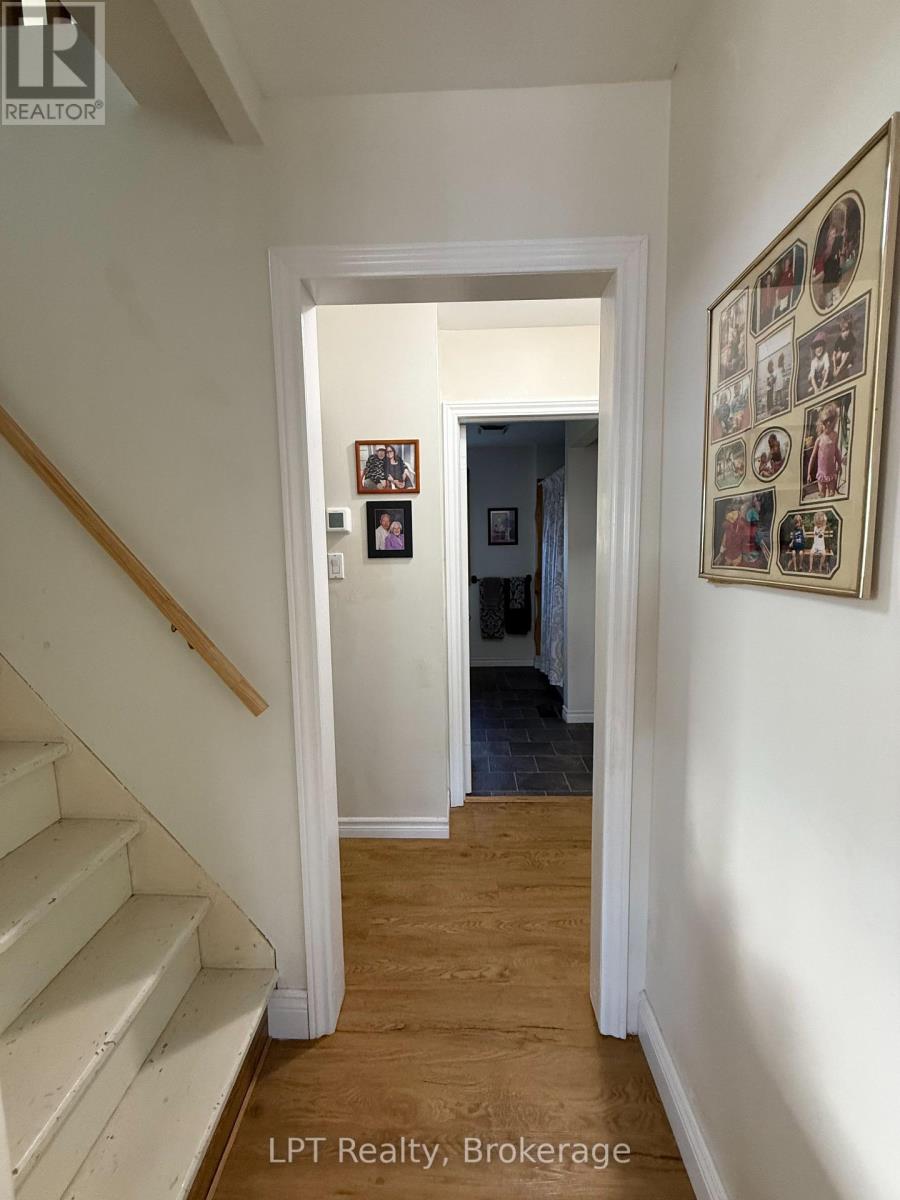 22 THIRD STREET N, Prince Edward County (Hallowell Ward) — photo 5