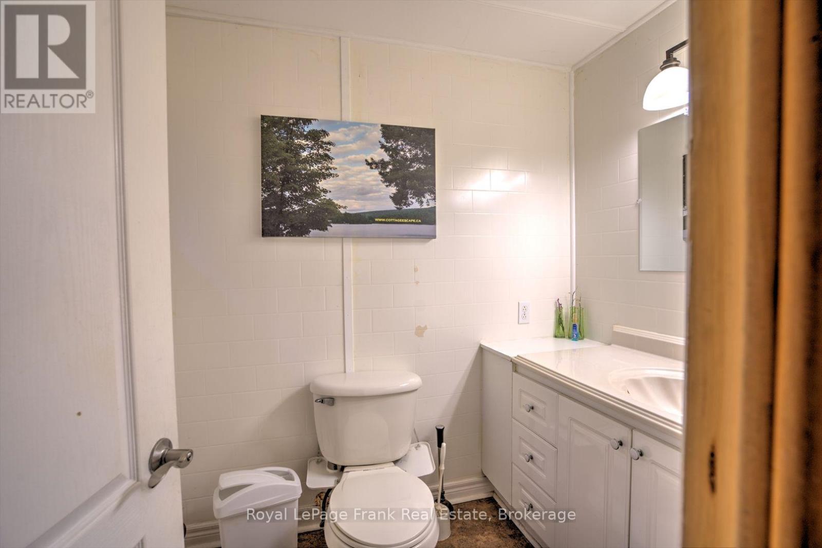 231 West Diamond Lake Road, Hastings Highlands, ON photo 10