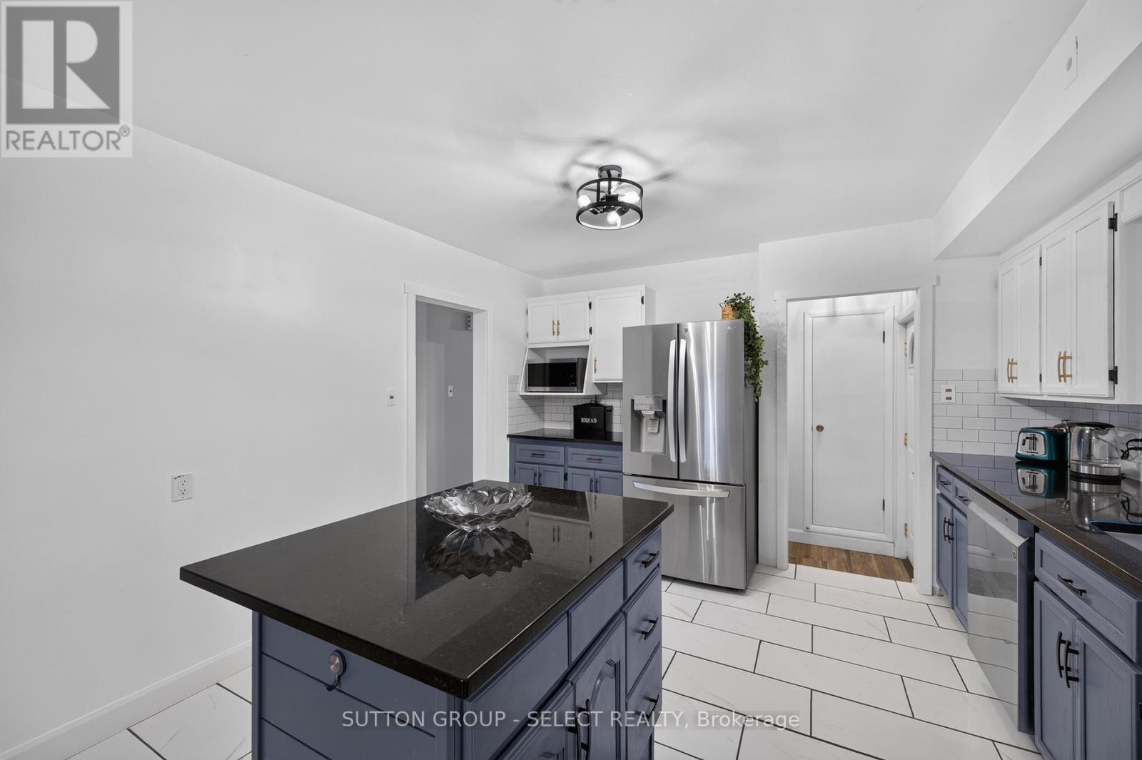 305 STEPHEN STREET - 15