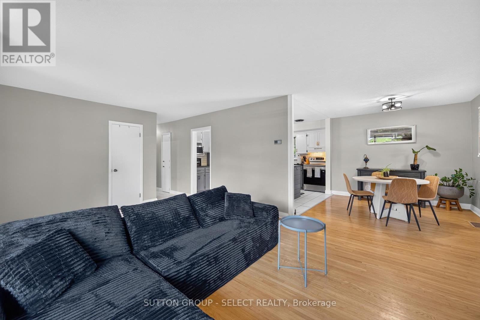 305 STEPHEN STREET - 8
