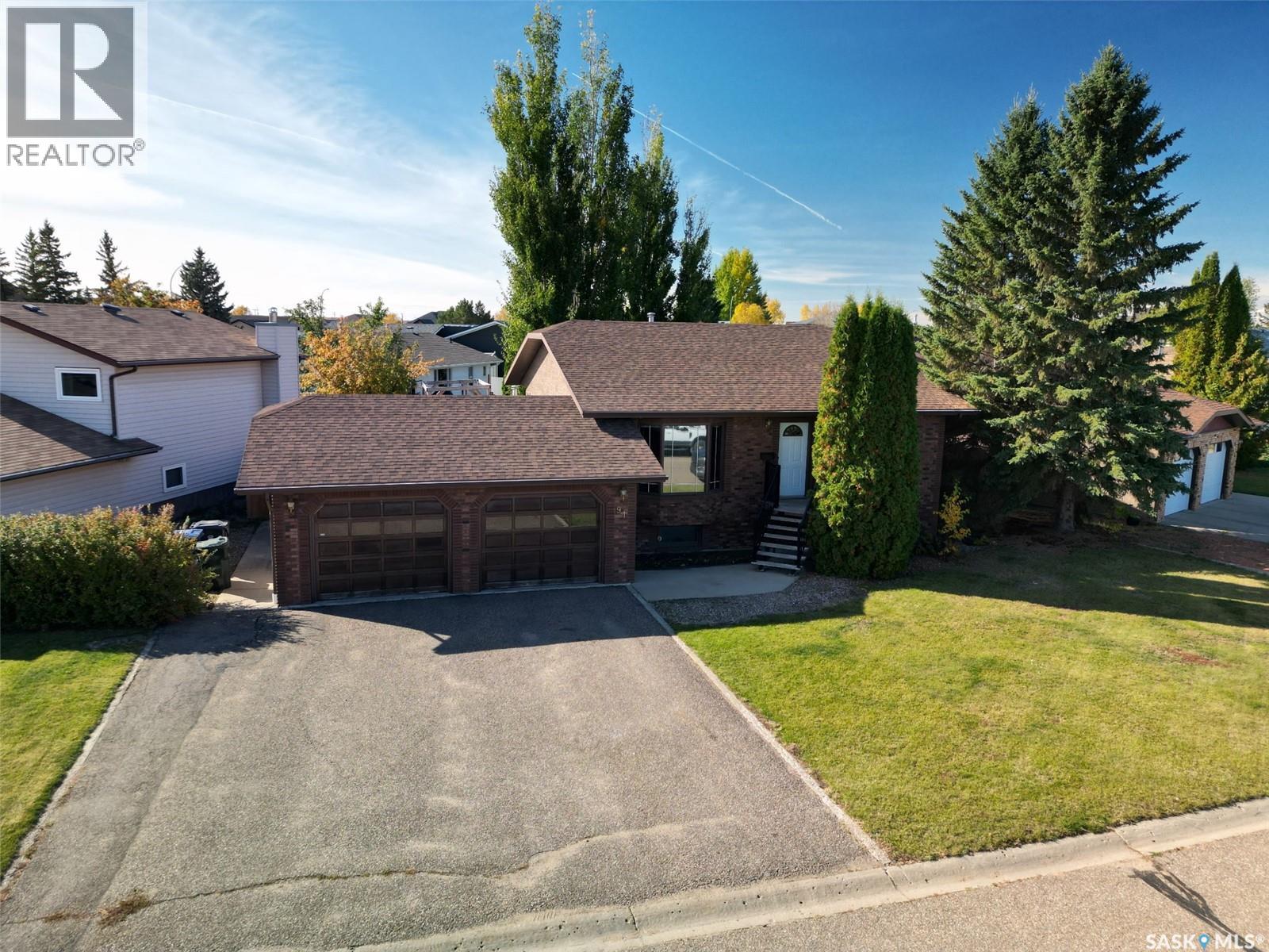 91 Gabruch CRESCENT - 1