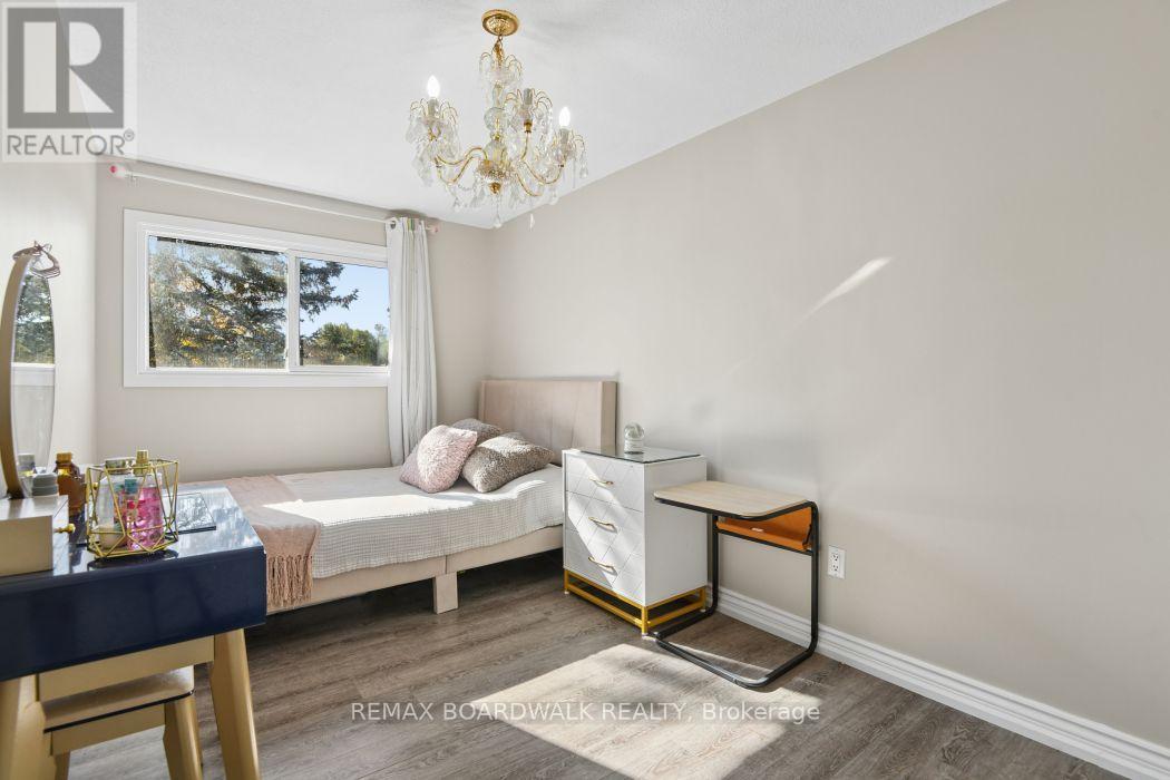 #17 2296 ORIENT PARK DRIVE - 22