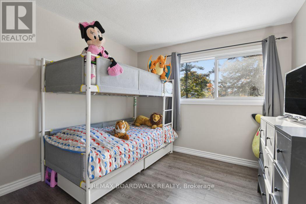 #17 2296 ORIENT PARK DRIVE - 24