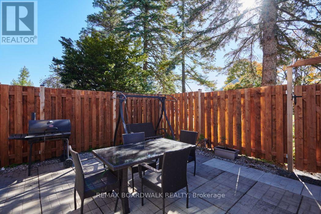 #17 2296 ORIENT PARK DRIVE - 34