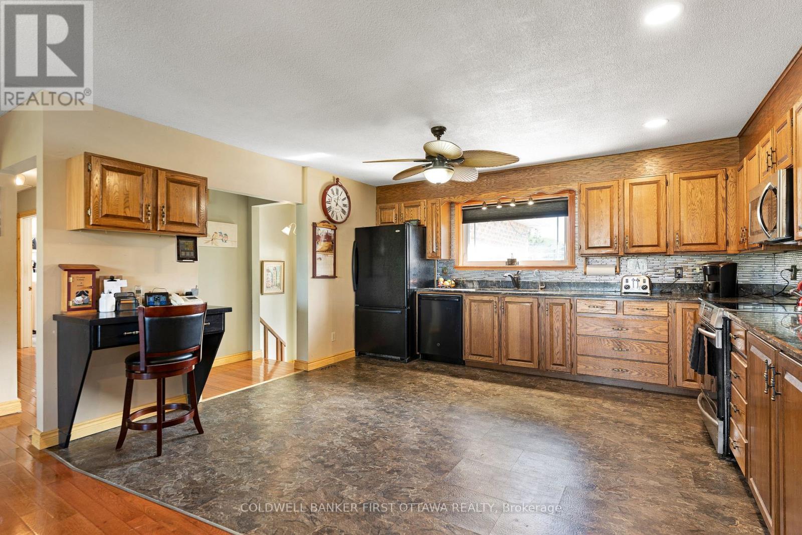 6739 43 HIGHWAY - Image 19
