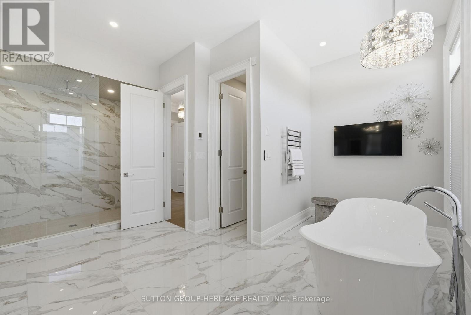 18 Dexshire Drive, Ajax, ON photo 32