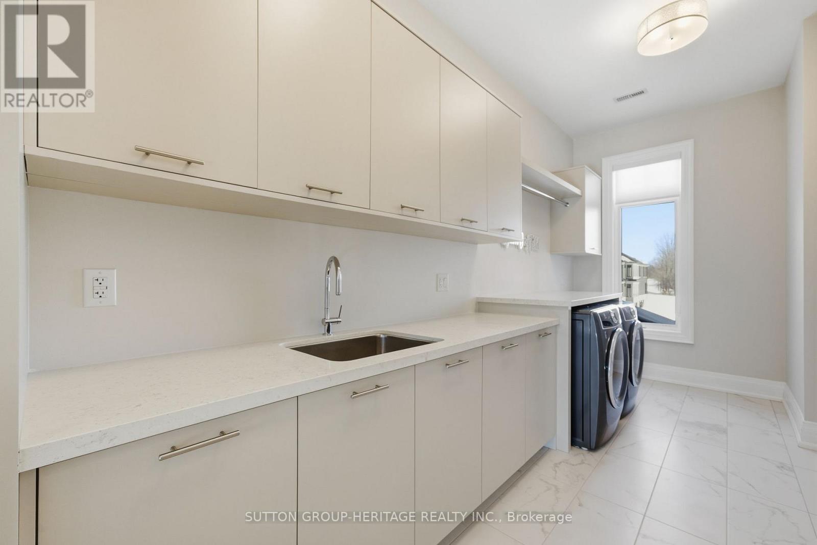 18 Dexshire Drive, Ajax, ON photo 37