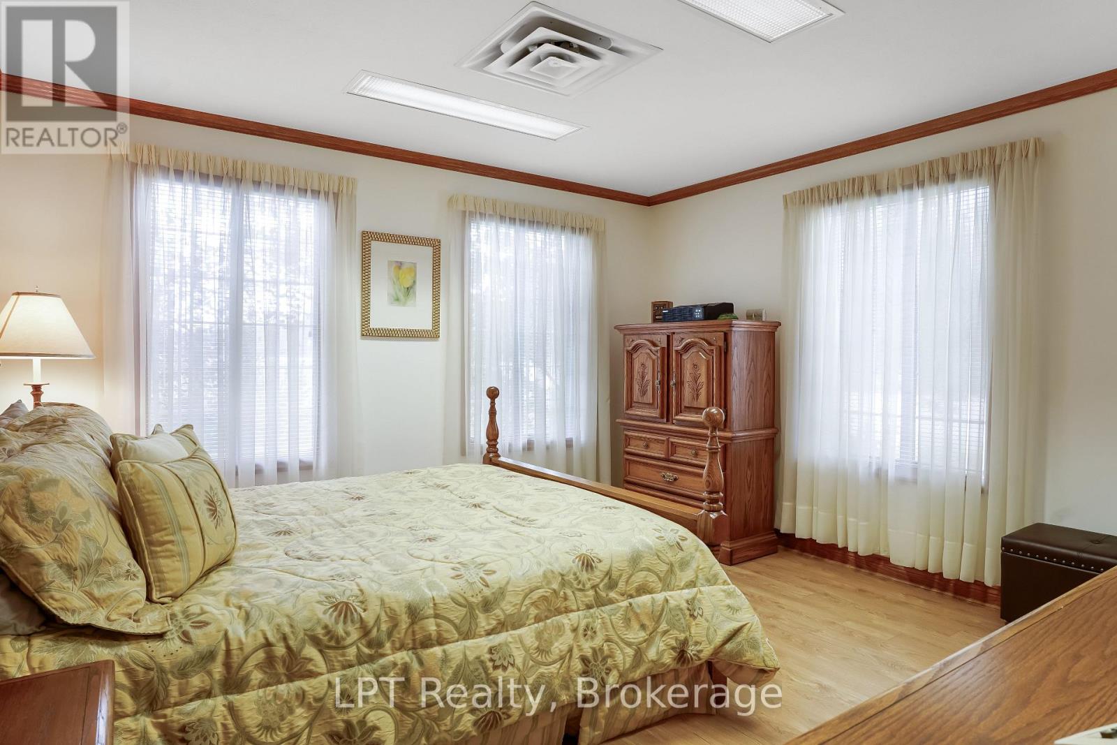 401297 GREY ROAD 17 - Image 30