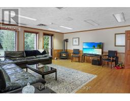 Foyer - 401297 Grey Road 17, Georgian Bluffs, ON N0H2T0 Photo 11