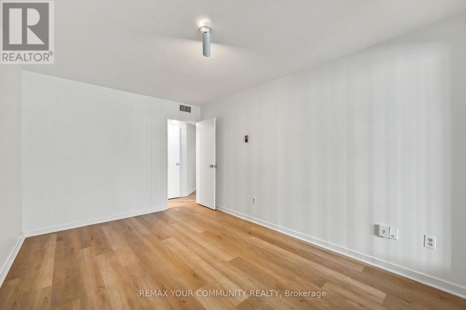 #410 349 ST CLAIR AVENUE W - Image 18
