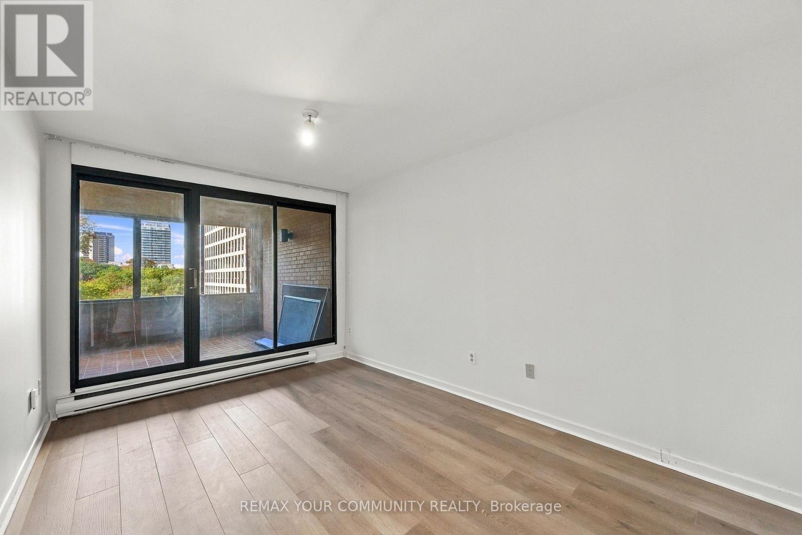 #410 349 ST CLAIR AVENUE W - 19