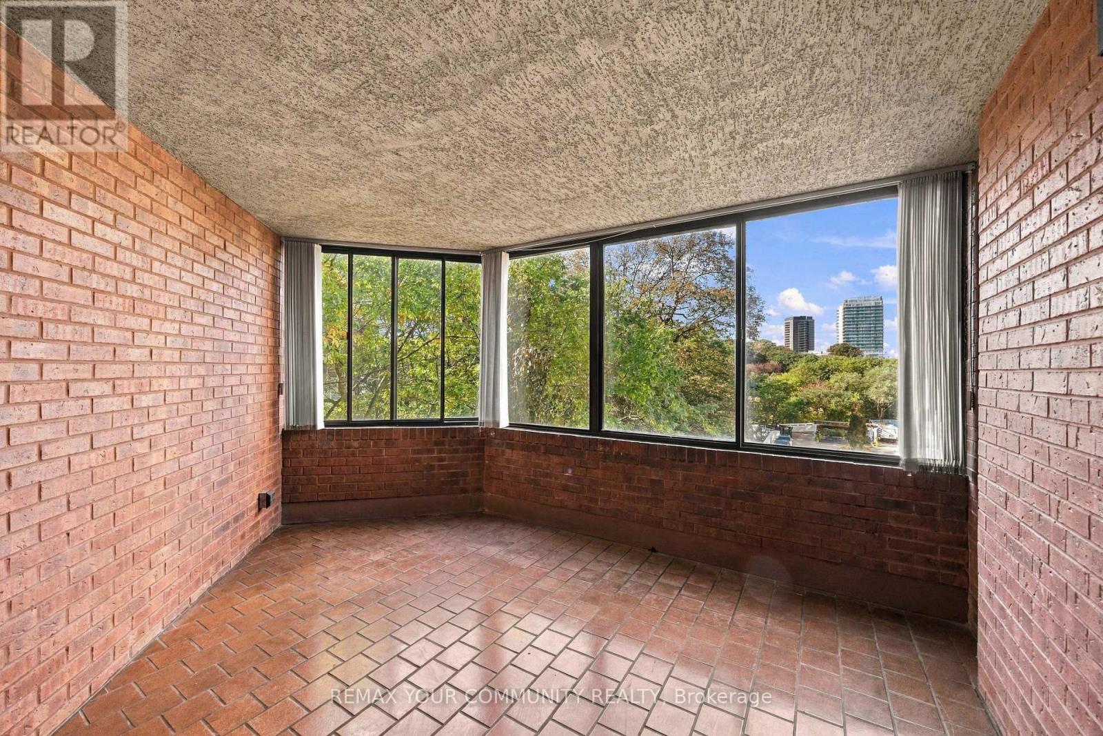 #410 349 ST CLAIR AVENUE W - Image 30