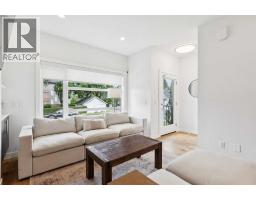 2731 19 Avenue SW - photo 7