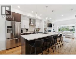 2731 19 Avenue SW - photo 1