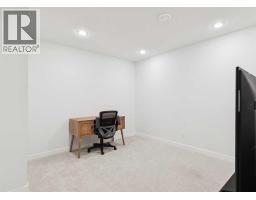 2731 19 Avenue SW - photo 31