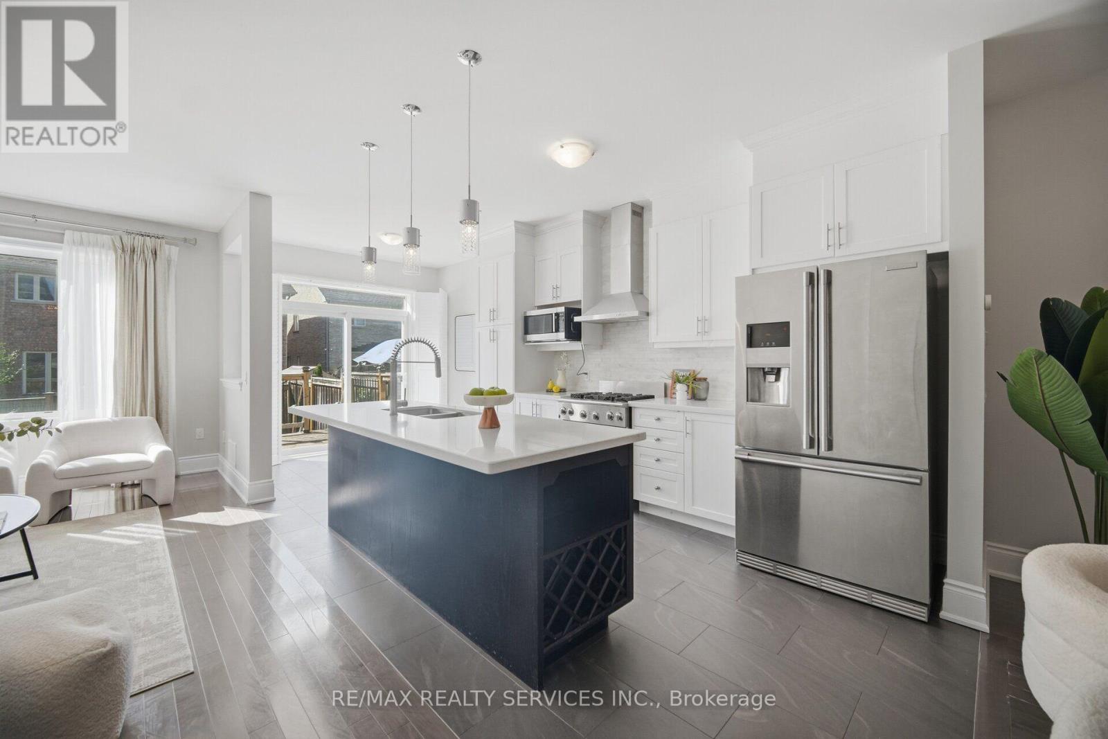 6 Zephyr Road, Caledon, ON photo 2