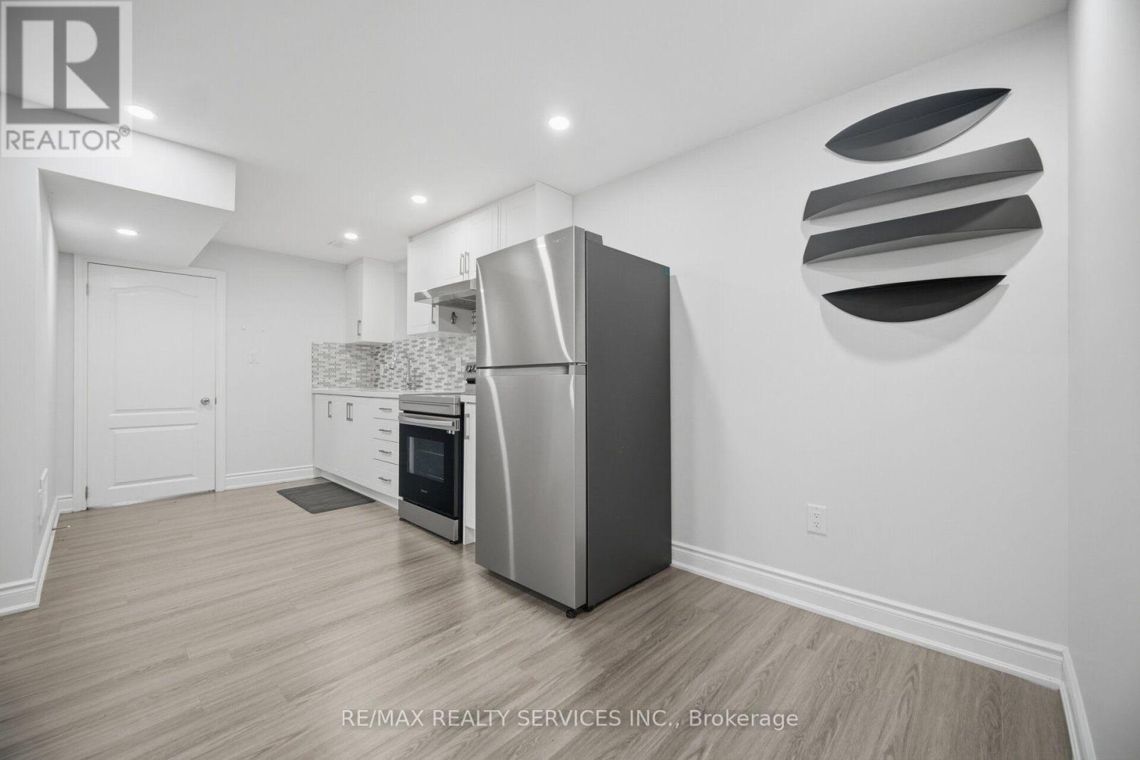 6 ZEPHYR ROAD - 34