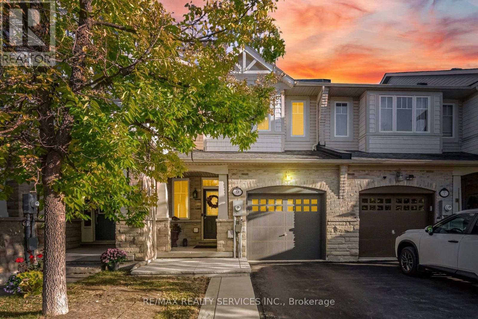 9 ASPENVIEW AVENUE - 1