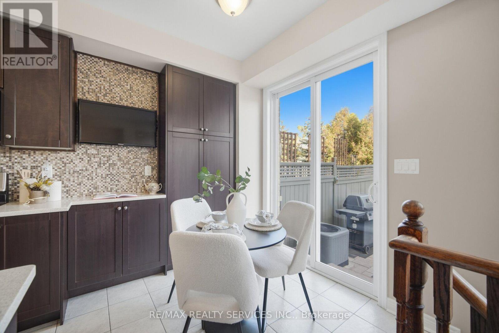 9 ASPENVIEW AVENUE - 18