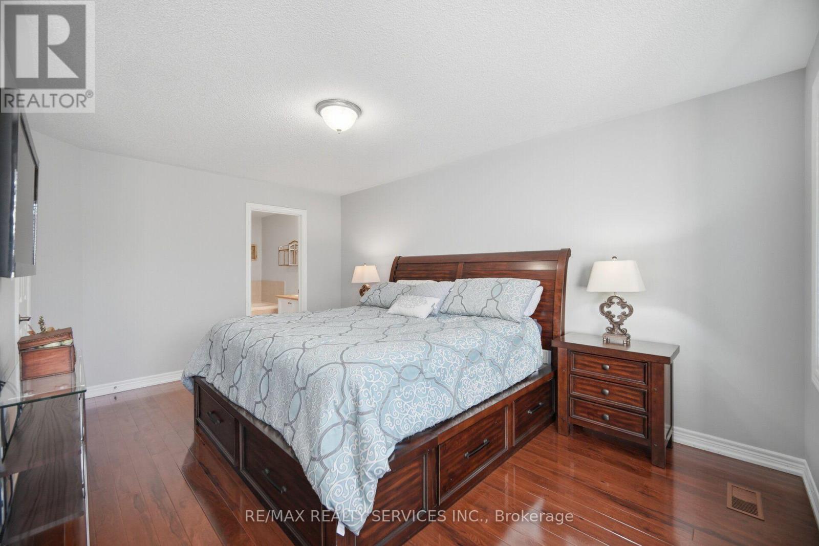 9 ASPENVIEW AVENUE - 26
